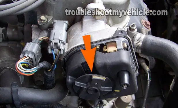 Checking The Distributor Rotor While Cranking The Engine -Testing For A Broken Timing Belt (1995, 1996, 1996, 1997, 1998, 1999, 2000 1.6L Honda Civic) Checking The Distributor Rotor While Cranking The Engine -Testing For A Broken Timing Belt (1995, 1996, 1996, 1997, 1998, 1999, 2000 1.6L Honda Civic)